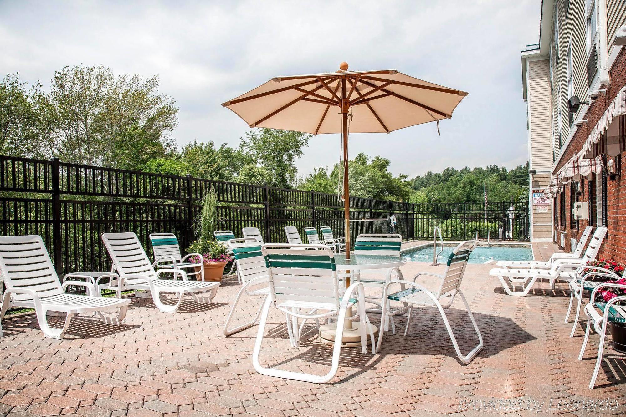 Comfort Inn & Suites Sturbridge-Brimfield Exteriör bild