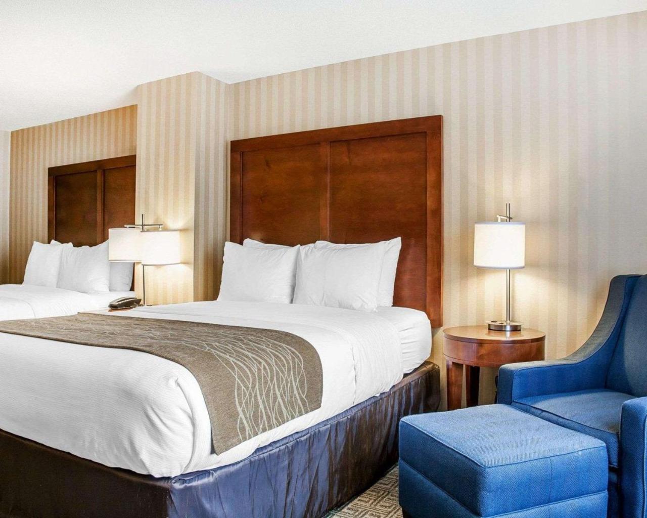 Comfort Inn & Suites Sturbridge-Brimfield Exteriör bild