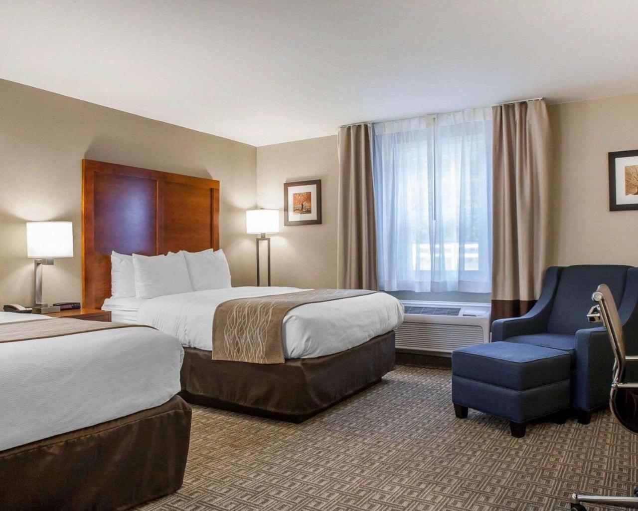 Comfort Inn & Suites Sturbridge-Brimfield Exteriör bild